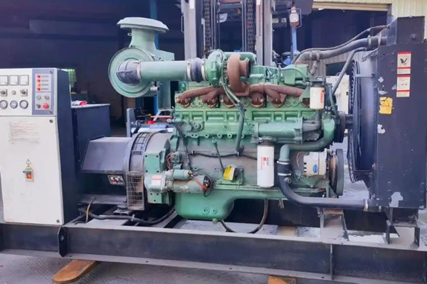 怎么從康明斯發電機組的機油壓力表看故障所在部位？